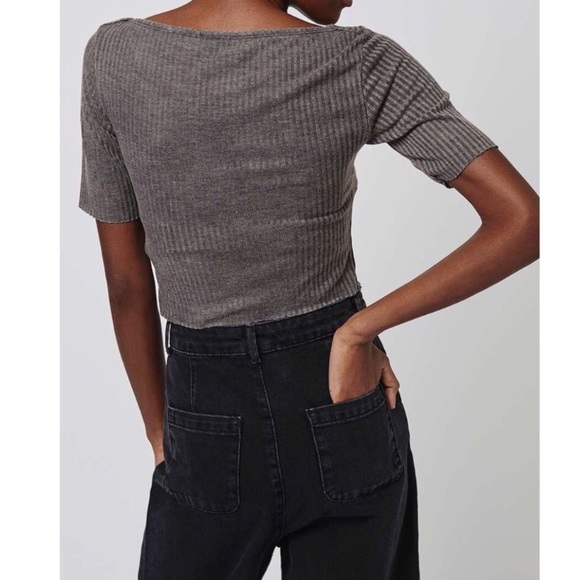 TOPSHOP Gray Crop Top! - Picture 3 of 5